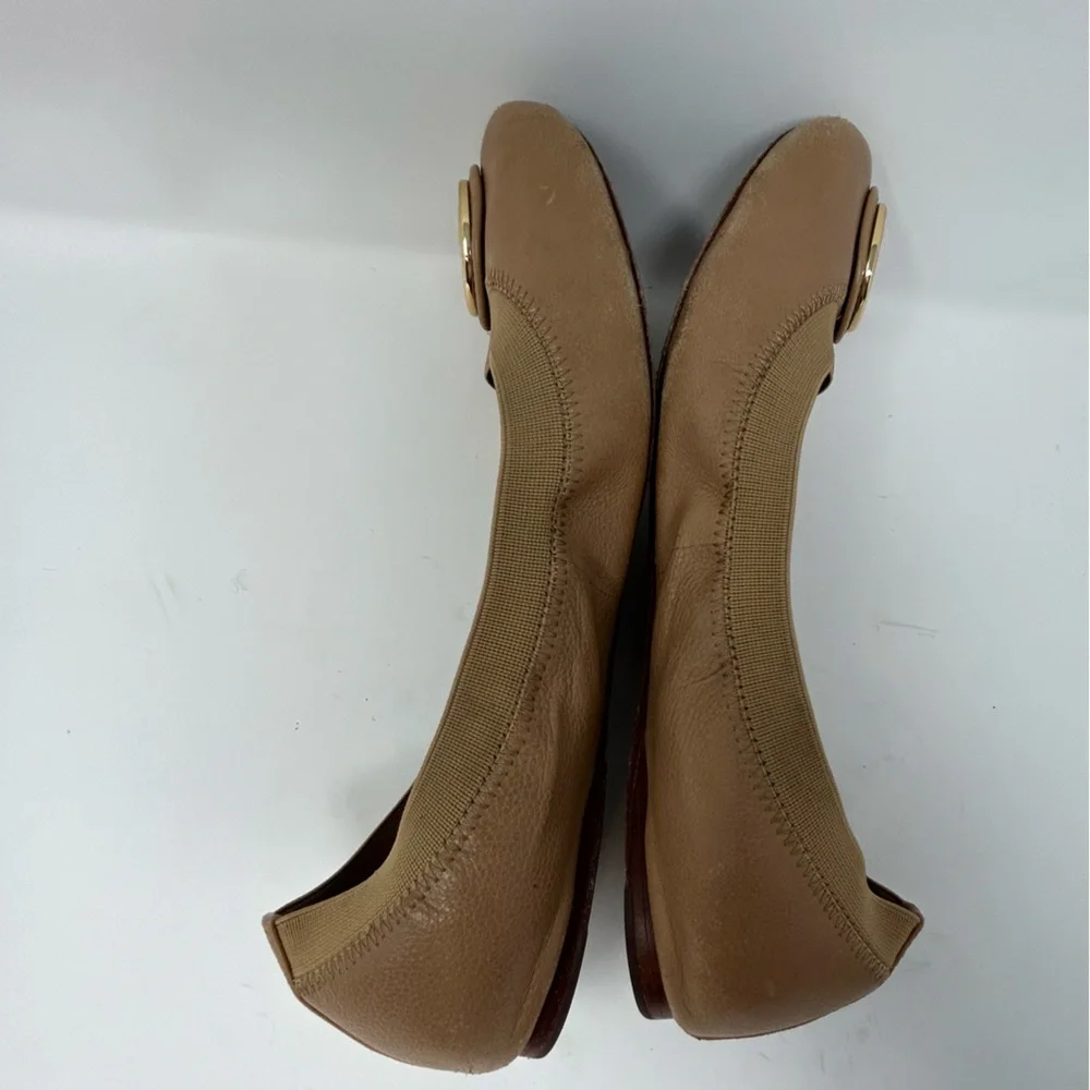 Tory Burch Caroline Leather Medallion Logo Ballet Flats Natural Tan 8M.